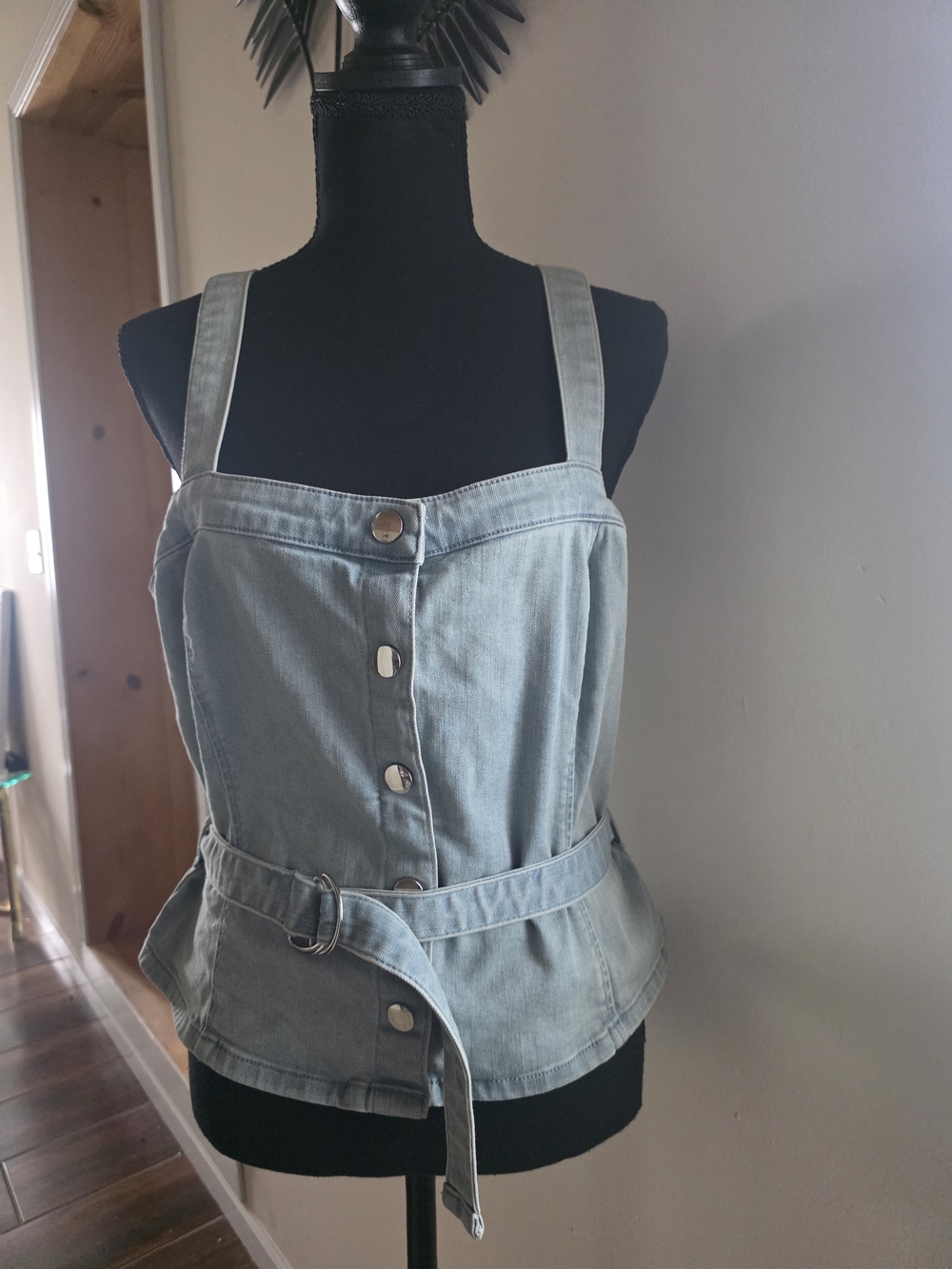 Guess blue denim button up top with belt (Size L) - Picture 2 of 7